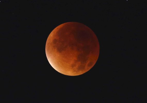 Entenda por que o eclipse de sexta vai deixar a Lua vermelha