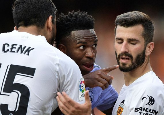 Brasil notificará autoridades espanholas após racismo contra Vini Jr.
