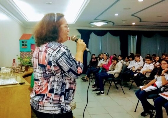 Slum faz palestra para estudantes sobre coleta seletiva