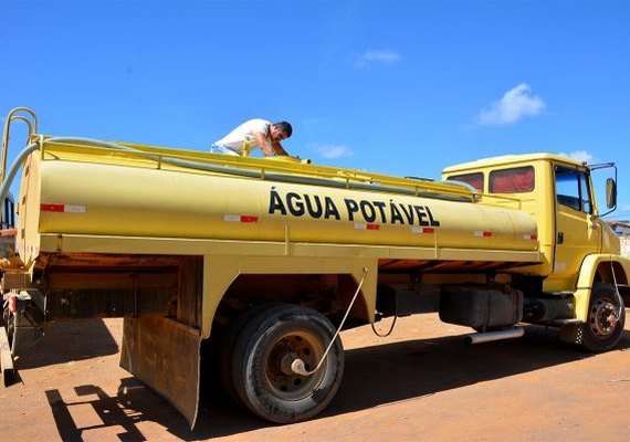 Municípios do sertão sofrem com desabastecimento de água