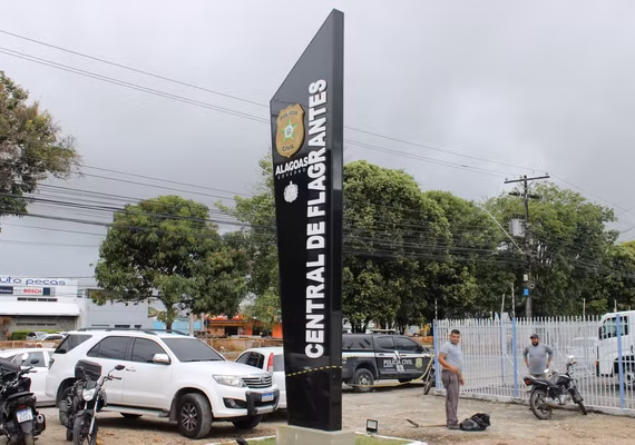 Homem é encontrado em canavial após pular de carro em movimento para fugir de sequestro no Pilar