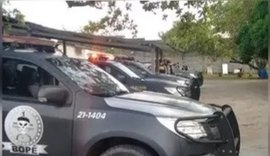 Homem é morto a tiros dentro de casa e granada é deixada na cama em AL