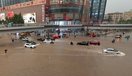 Chuva causa alagamentos e deixa mortos em província da China