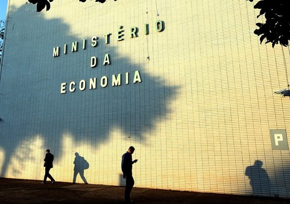 Erro na projeção deixa parte dos trabalhadores informais sem auxílio