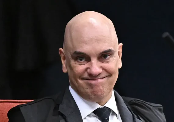 Moraes amplia para 1 km restrição de drones sobre casa de Bolsonaro