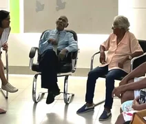 VÍDEO: Corpo de idoso é velado sentado em cadeira