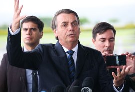 Bolsonaro pede que Congresso amplie posse e porte de armas