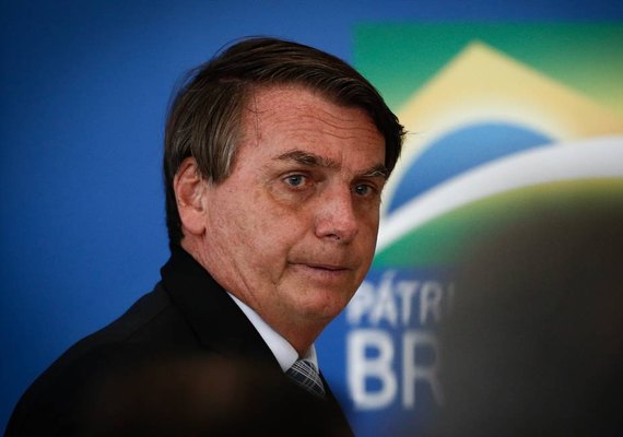 Bolsonaro anuncia comitê anti-Covid e volta a falar em tratamento precoce