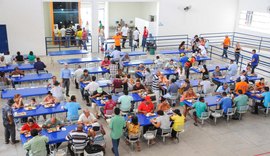 Restaurante Popular no centro de Maceió reabre praça de alimentação