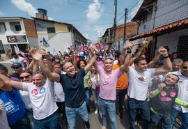 Rafael Brito comemora aniversário durante caminhada pelo Jacintinho