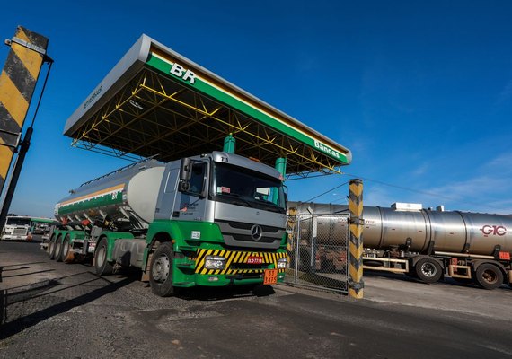 Petrobras reduz preço do diesel para as distribuidoras
