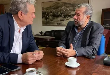 Lessa vai disputar Senado e pode tirar votos da oposição