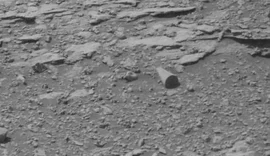 Cilindro misterioso é encontrado em cratera de Marte