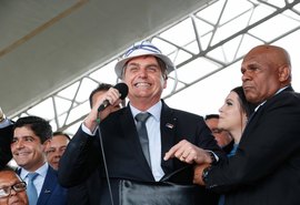 Em visita ao Nordeste, chef é obrigado a provar comida antes de Bolsonaro