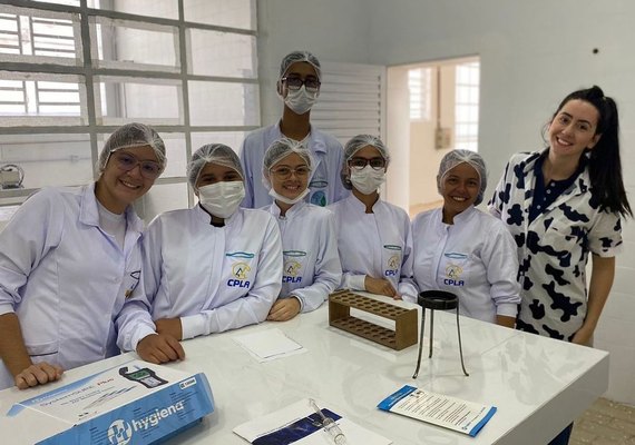 CPLA recebe estudantes do Ifal na Unidade de Beneficiamento de Leite (UBL), em Batalha