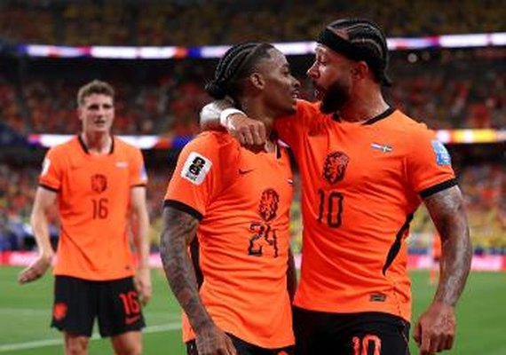 Holanda atropela Suécia e assume liderança do grupo F