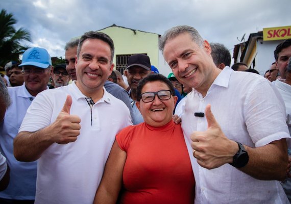 Recebido por multidão, Renan Filho exalta potencial da Ilha do Ferro