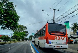 JHC sanciona lei que autoriza passe livre nos ônibus de Maceió aos domingos