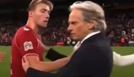 Højlund empurra Jorge Jesus após vitória de Portugal