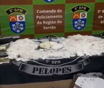 Polícia encontra mais de 1 kg de cocaína e pistola em terreno baldio
