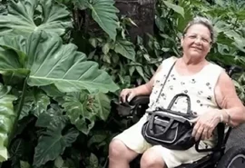Idosa morre após ser arremessada de ônibus em movimento