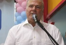 Prefeito de Piaçabuçu ofende população em comício eleitoral