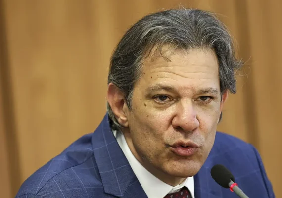 Haddad conversará com papa Francisco sobre taxação de super-ricos