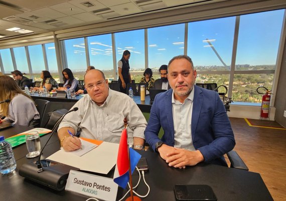 Secretário discute políticas para saúde pública em reunião do Conass em Alagoas