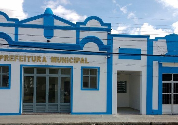 Servidores de Pão de Açúcar denunciam falta de salário