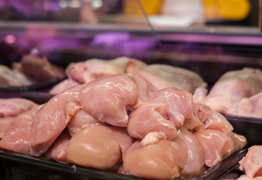 Setor de frango redireciona navios após bloqueio no Oriente Médio