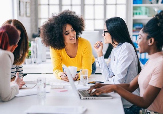 Mulheres ganham R$ 40 mil a menos por ano do que homens em cargos de liderança, mostra pesquisa