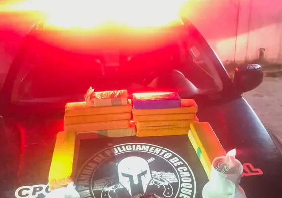Choque apreende drogas, arma e prende suspeito no Tabuleiro
