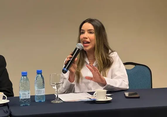 Polêmica sobre orla de Maceió mobiliza internautas e ex-secretária de Turismo