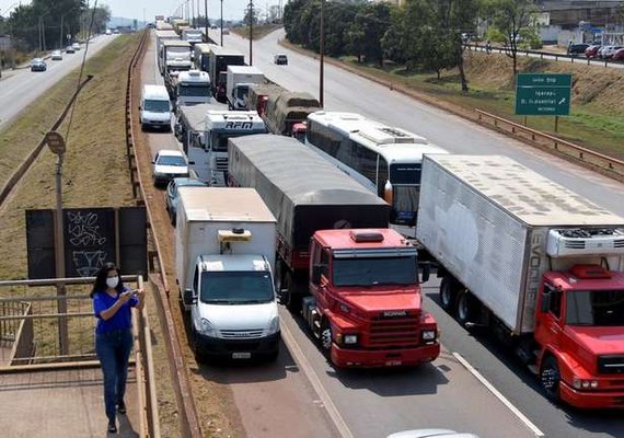 Representantes dos caminhoneiros criticam privatização da Petrobras