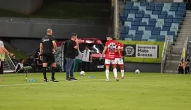 CRB liga alerta após derrota e Barroca mira ajustes defensivos