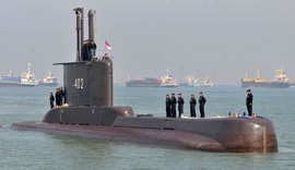 Busca por submarino indonésio desaparecido mostra derramamento de óleo