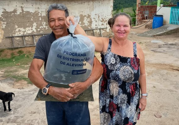 Com mais de 2 milhões alevinos doados, Estado impulsiona produção e combate a fome no campo