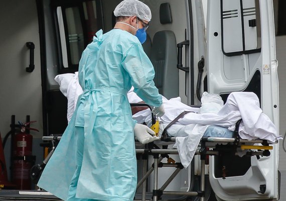 Brasil registra mais de 250 mil mortes por Covid-19 nesta quarta-feira (24)