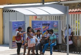Prefeitura instala novos abrigos de ônibus na capital