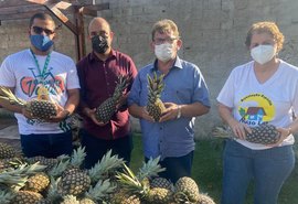 Comunidade de Maceió recebe oito toneladas de alimentos doados pela Unicafes