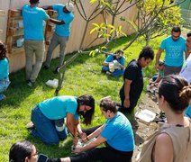 Horta criada por voluntários transforma rotina de 800 alunos em Alagoas