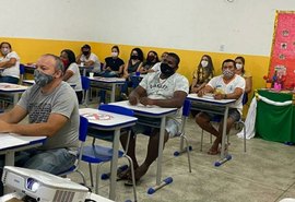 Prefeitura inclui curso de Informática para estudantes da EJA