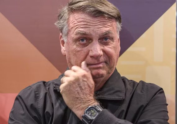 52% dos brasileiros acham que Bolsonaro deveria ser preso por tentativa de golpe de Estado, aponta Datafolha