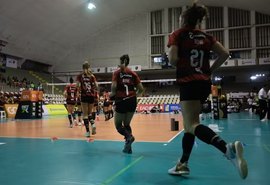 Sesc-Flamengo vence o Pinheiros e mantém liderança isolada