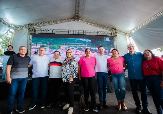 Paulo Dantas inaugura obras de pavimentação e anuncia o Mais Água AL para Delmiro Gouveia
