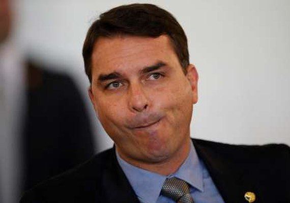 Ministra manda apurar supostos relatórios da Abin para Flávio Bolsonaro