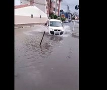 Ruas de Maceió e Rio Largo amanhecem alagadas após fortes chuvas
