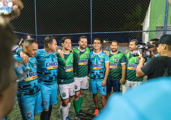 Chico Filho, Rodrigo Cunha e JHC participam de final de campeonato dos taxistas