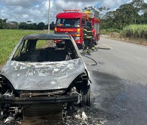 Três veículos pegam fogo em diferentes bairros de Maceió