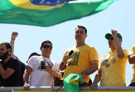 Não fiz nada de errado, diz Flávio Bolsonaro sobre ex-assessor